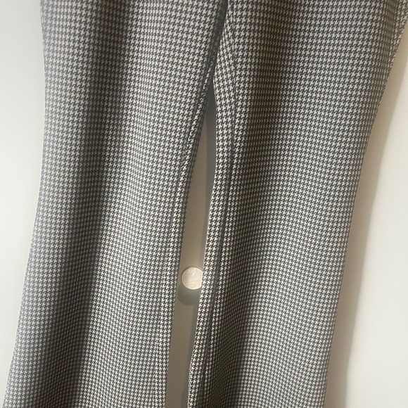 H&M Flared Houndstooth Pull On Pant - Picture 4 of 5